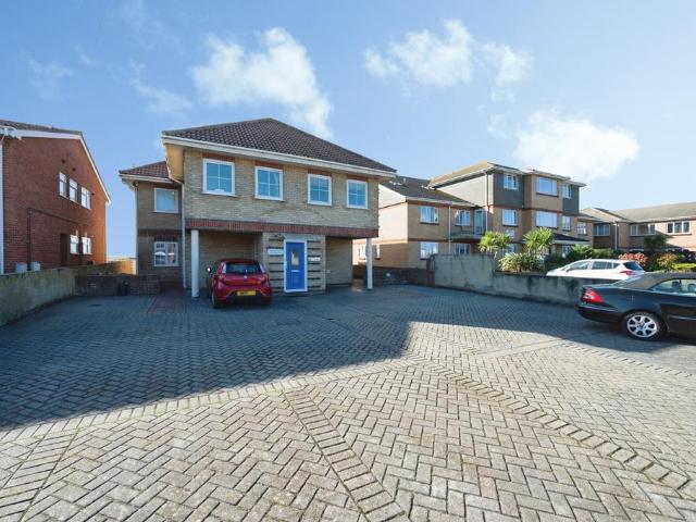 Flat for sale in Mengham, Havant