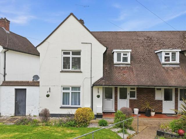 Flat for sale in Woodford Bridge, Greater London