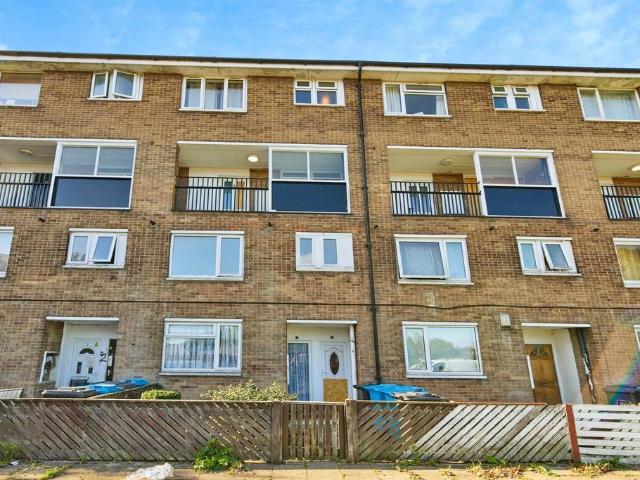 Flat for sale in Allenton, East Midlands