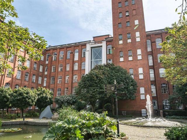 Flat for sale in Old Ford, Bow