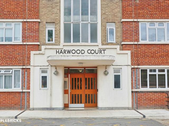 Flat for sale in Putney, Greater London