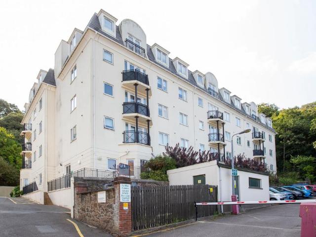 Flat for sale in Hornsey, Greater London