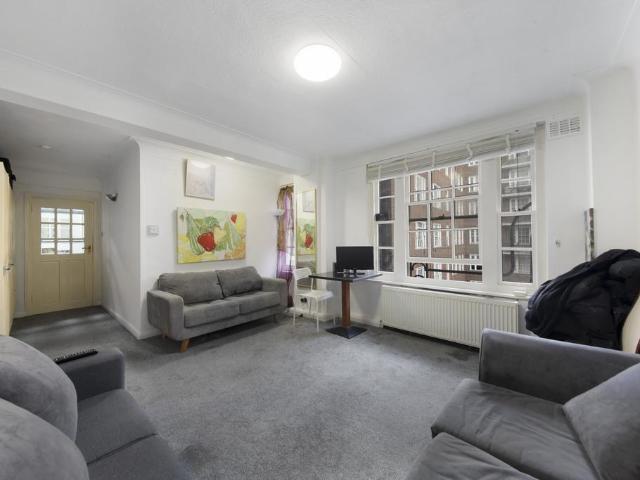 Flat for sale in City of Westminster, Greater London