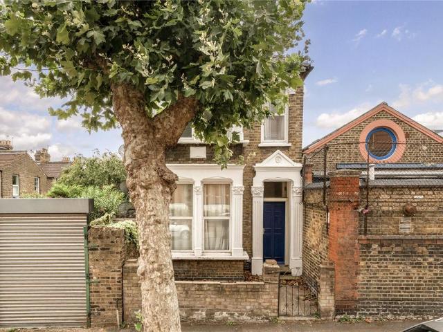 Flat for sale in Homerton, Greater London