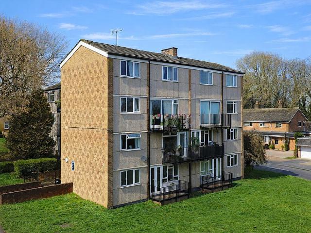 Flat for sale in Pouchen End, Hertfordshire