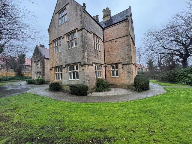Flat for sale in Potters Corner, East Midlands