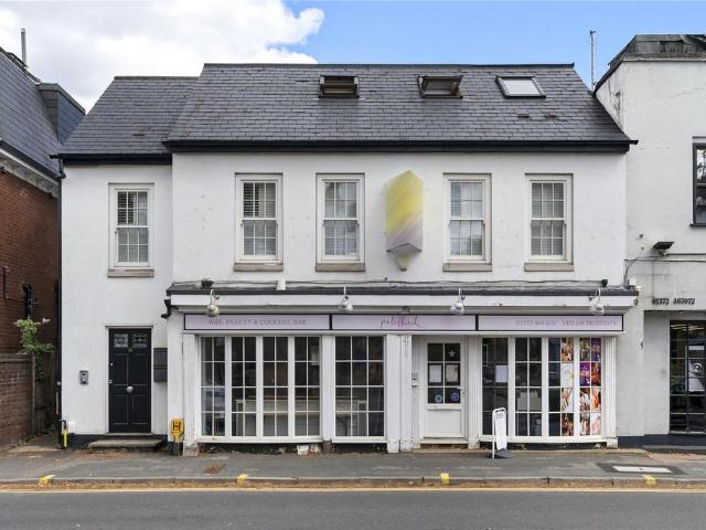 Flat for sale in Esher, Elmbridge