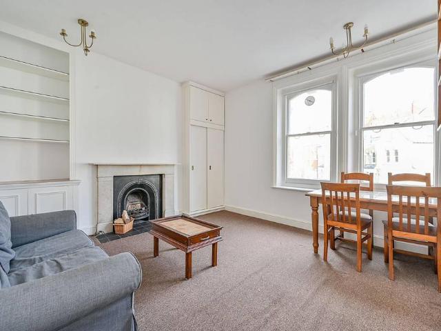 Flat for sale in West Kensington, Greater London
