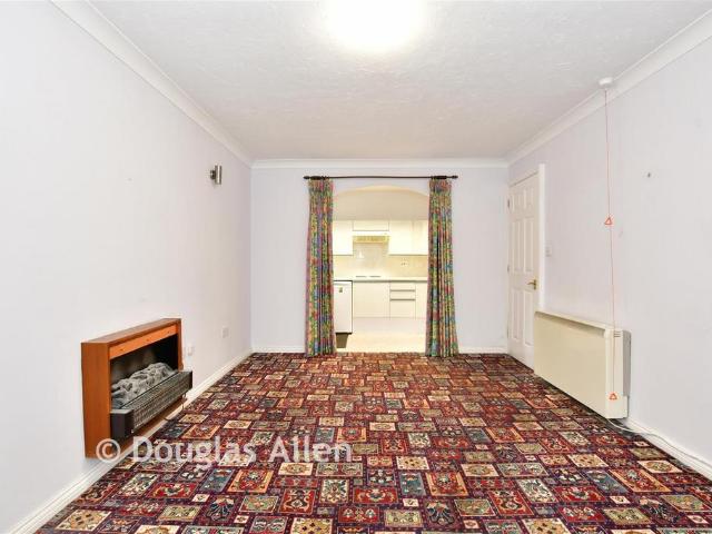 Flat for sale in Little Heath, Greater London