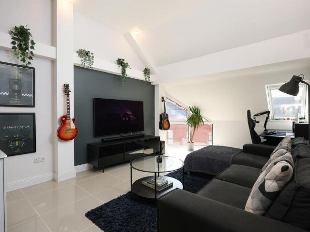 Flat for sale in Redcliffe, Feckenham