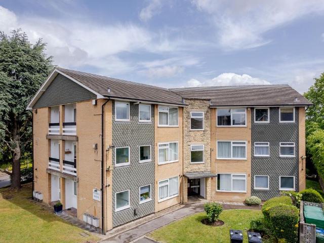 Flat for sale in Red Hill, Surrey