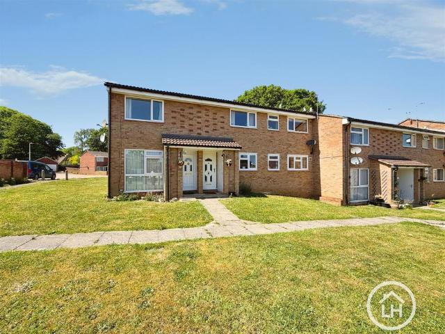 Flat for sale in Parkwood, Gillingham