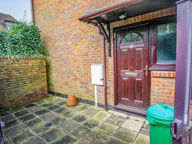 Flat for sale in Battle, Heathlands