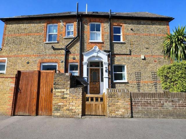 Flat for sale in London Borough of Lewisham, Greater London