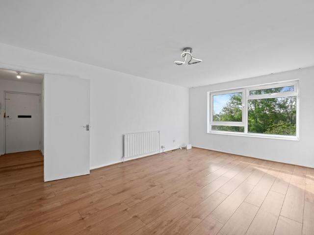 Flat for sale in London Borough of Barnet, Greater London