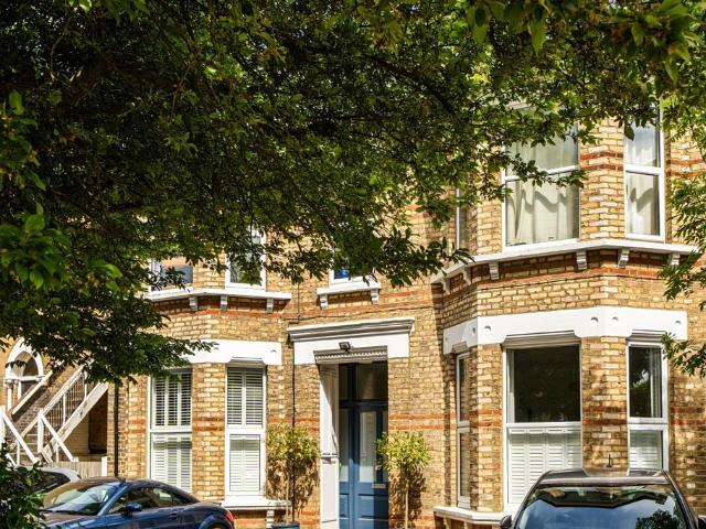 Flat for sale in Royal Borough of Kingston upon Thames, Greater London