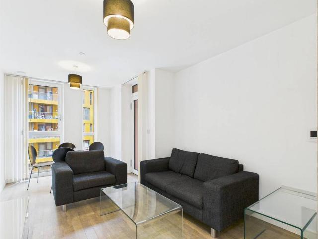 Flat for sale in Enderby Wharf, Greater London