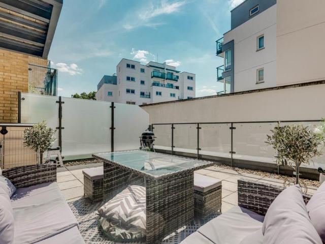 Flat for sale in Wandsworth, Greater London