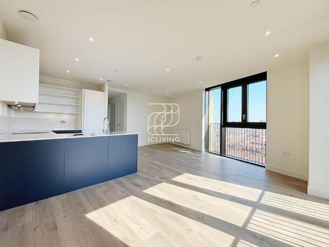 Flat for sale in West Ham, Greater London