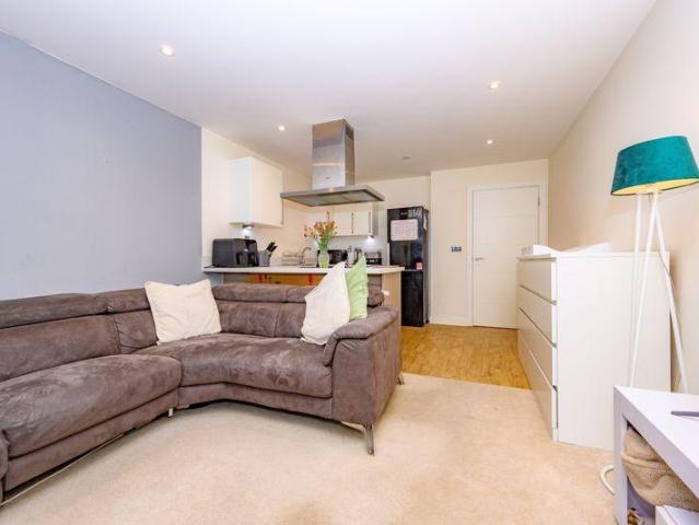 Flat for sale in Fretherne, Hertfordshire