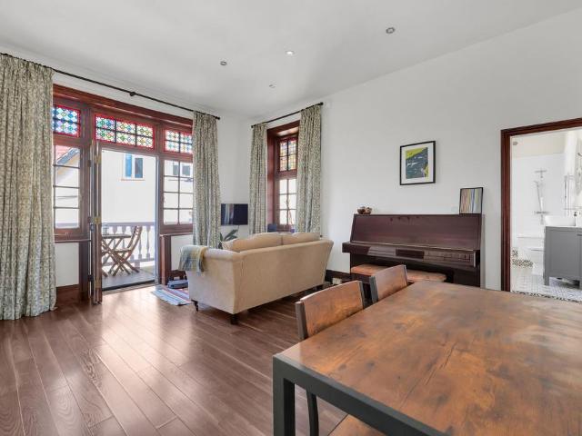 Flat for sale in Mapesbury, Greater London