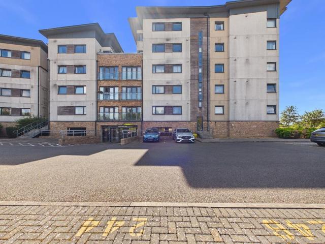 Flat for sale in Eastgate, Peterborough