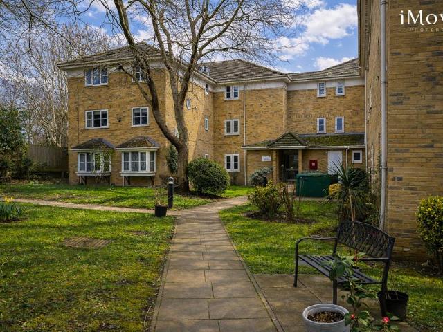 Flat for sale in London Borough of Lewisham, Lower Sydenham