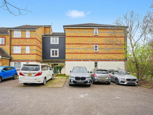 Flat for sale in Enfield Island Village, Greater London