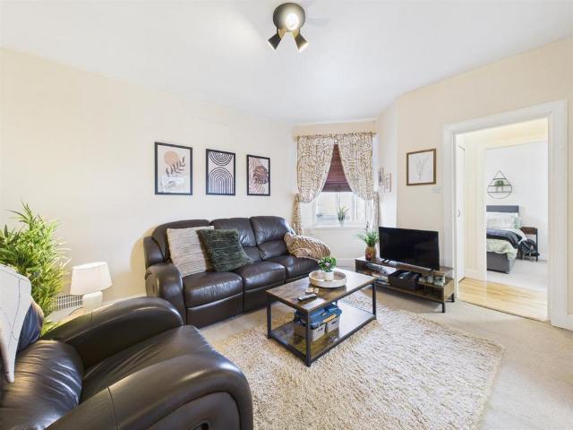 Flat for sale in Bridgend, Perth