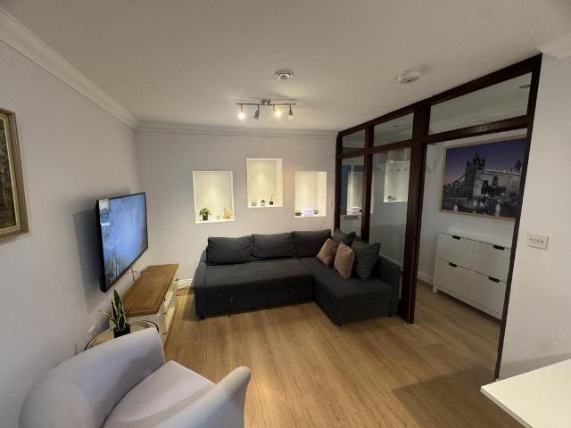 Flat for sale in Boscombe, Bournemouth