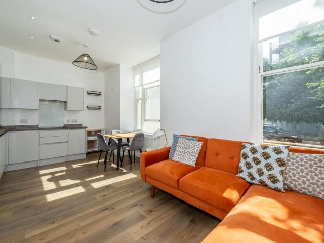 Flat for sale in Kensal Town, Greater London