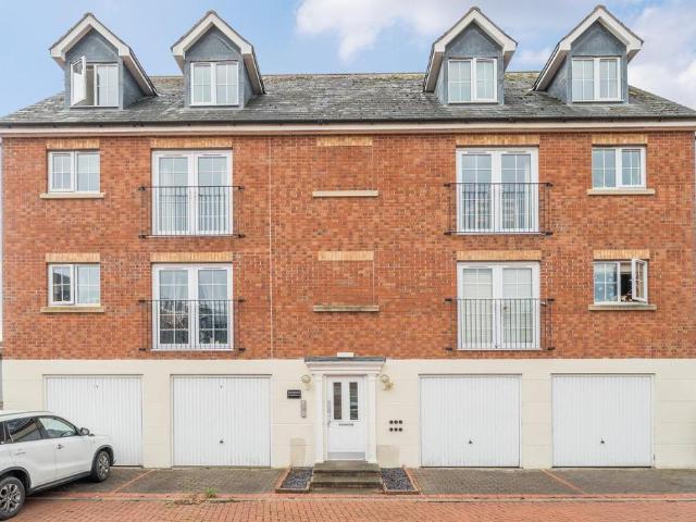 Flat for sale in Newtown, Wales