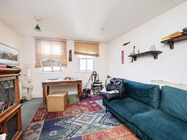Flat for sale in London Borough of Tower Hamlets, Greater London