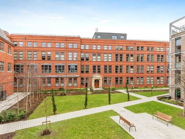 Flat for sale in Feckenham, City Of Bristol
