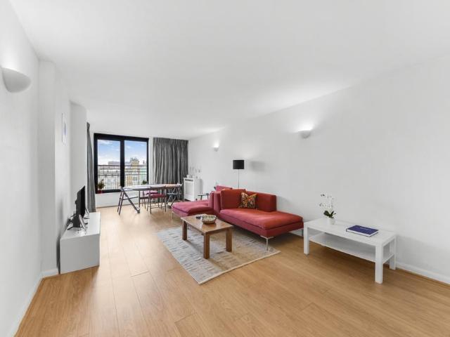 Flat for sale in South Kensington, Greater London