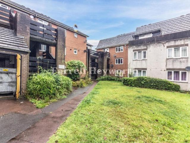 Flat for sale in Higher Bartle, Lancashire