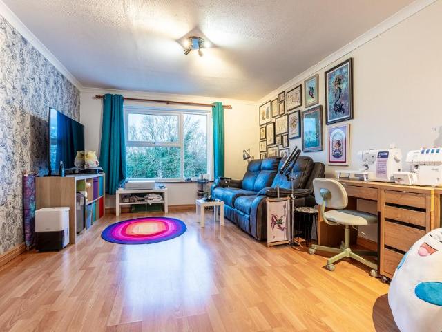 Flat for sale in Feckenham, City Of Bristol