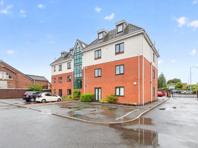 Flat for sale in Bryn Mawr, Wales