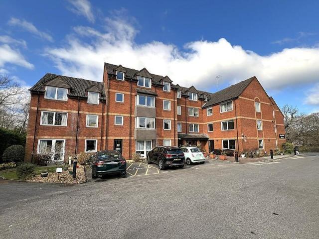 Flat for sale in Parkstone, Poole