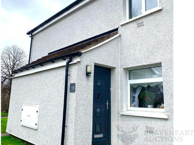 Flat for sale in Calton, Scotland