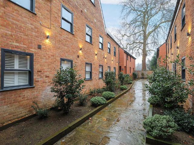 Flat for sale in South Park, Red Hill