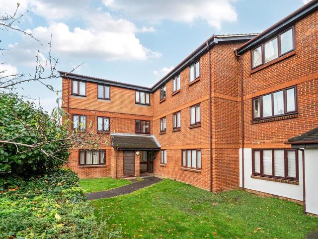 Flat for sale in London Borough of Hillingdon, Greater London