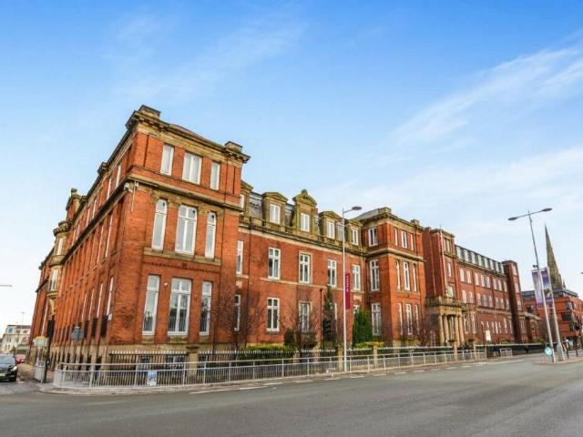 Flat for sale in Blackfriars, Salford