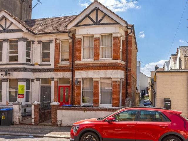 Flat for sale in West Worthing, Worthing