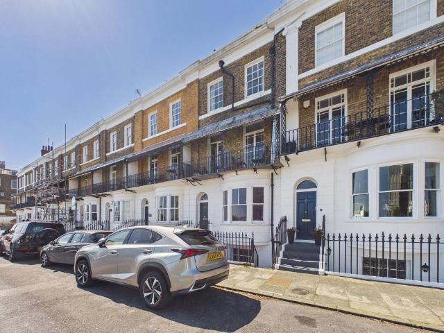 Flat for sale in West Cliff, Acol