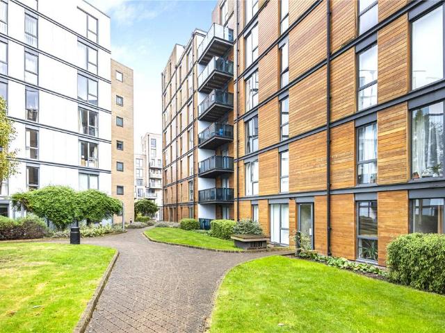 Flat for sale in Colindale, Greater London