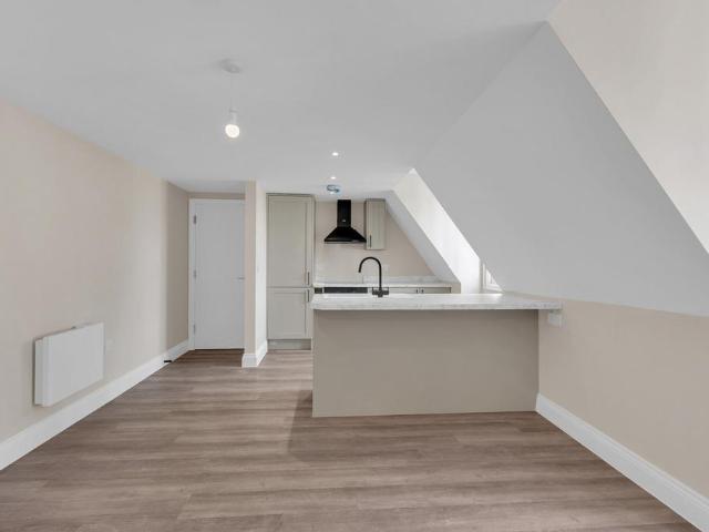 Flat for sale in St Mary Cray, Greater London