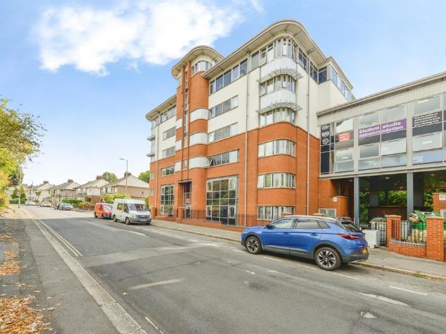 Flat for sale in Pennycomequick, Plymouth