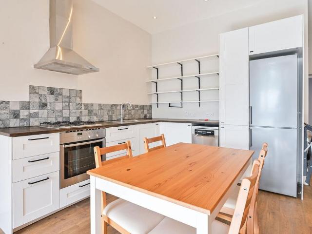 Flat for sale in London Borough of Southwark, Greater London
