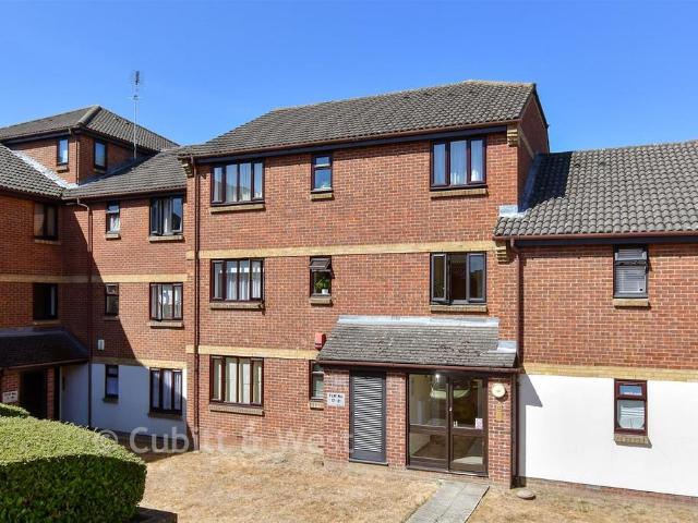 Flat for sale in Greater London